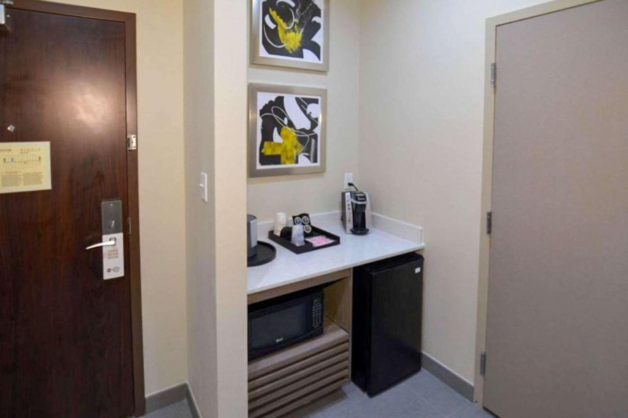 Comfort Inn & Suites Houston I-45 North - Iah Aldine Eksteriør bilde