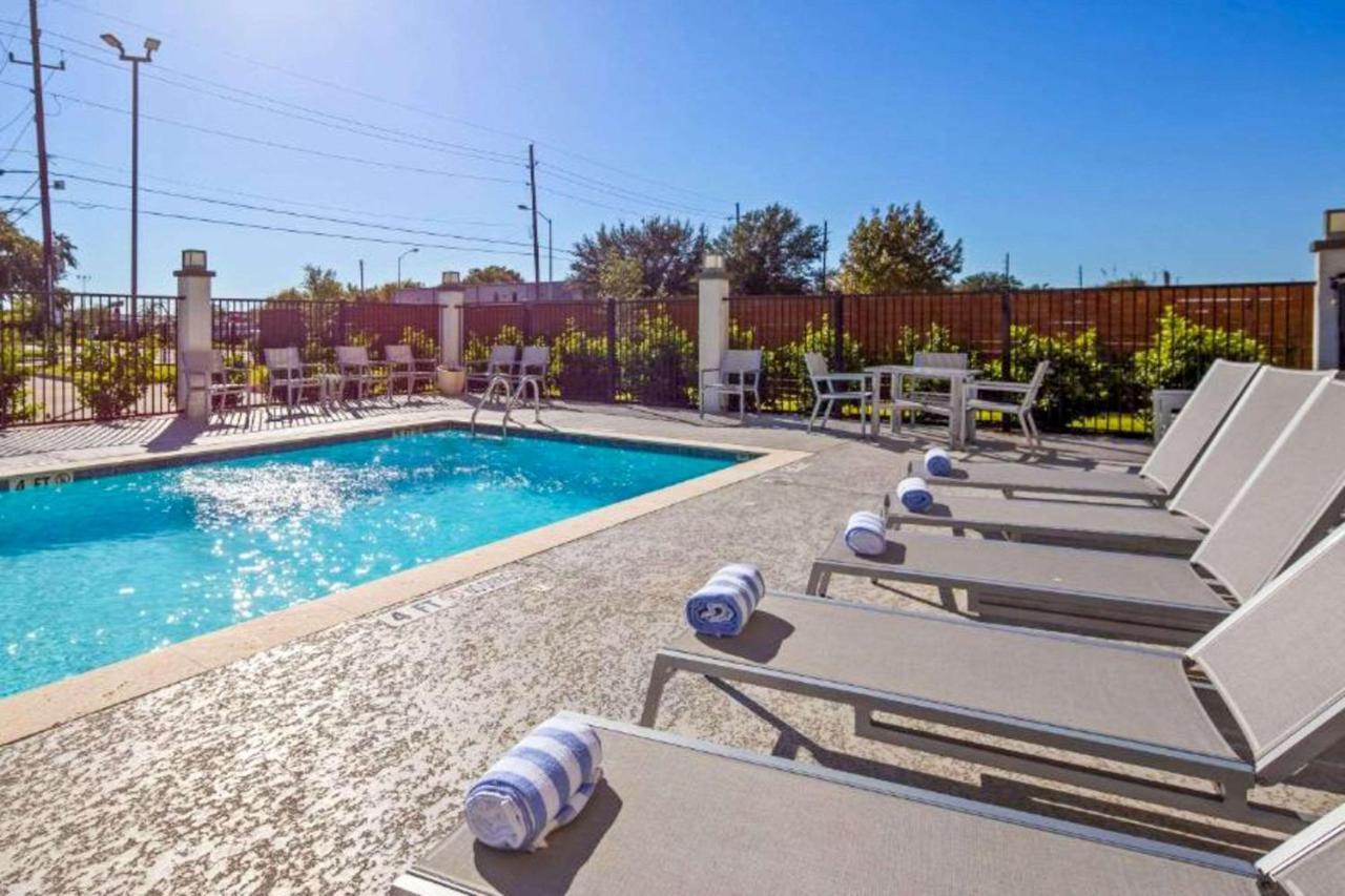 Comfort Inn & Suites Houston I-45 North - Iah Aldine Eksteriør bilde